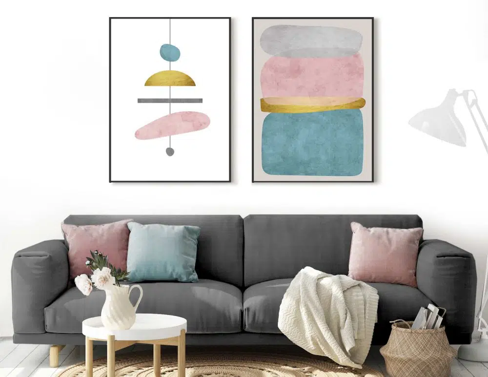 תמונות לסלון Chandelier Duo Mint Pink - שני הדפסי נייר ממוסגרים בפורמט מלבני בגווני טורקיז ורוד אפור עם נגיעות זהב