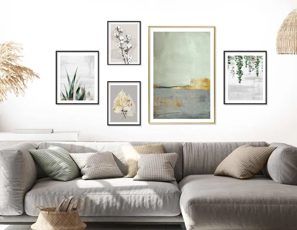 ⁦קולאז׳ תמונות קנבס Green Horizon Gallery A - חמישה הדפסי קנבס ממוסגרים בפורמט מלבני בגווני ירוק בז׳ אפור עם נגיעות זהב⁩ – תמונה ⁦3⁩