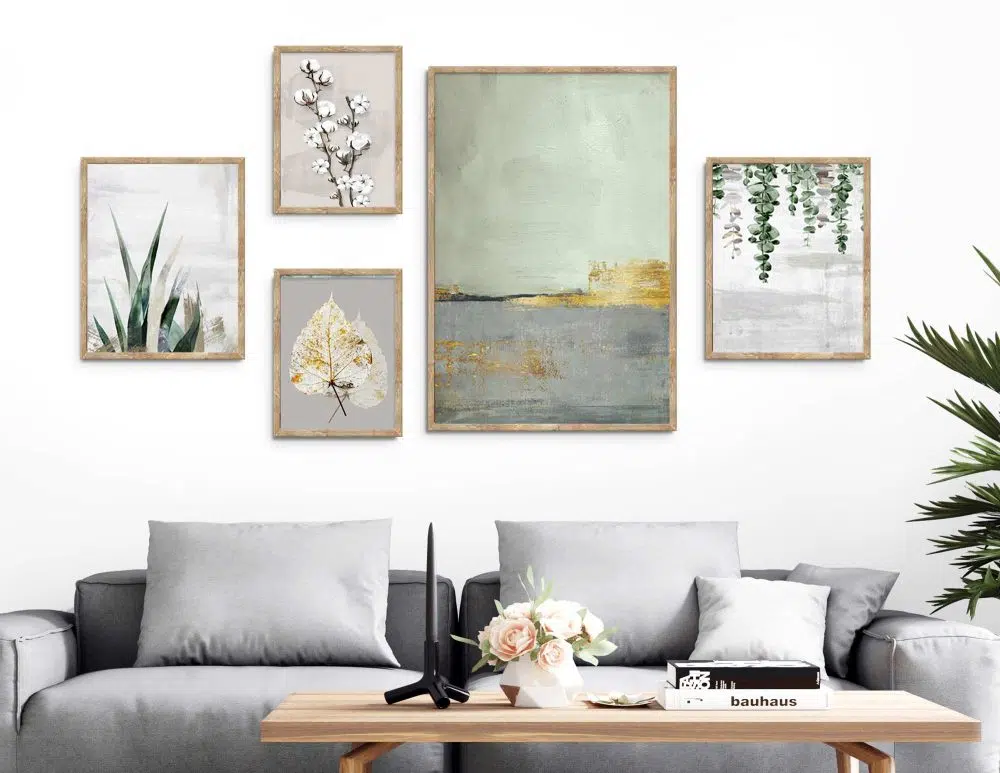 קולאז׳ תמונות קנבס Green Horizon Gallery A - חמישה הדפסי קנבס ממוסגרים בפורמט מלבני בגווני ירוק בז׳ אפור עם נגיעות זהב