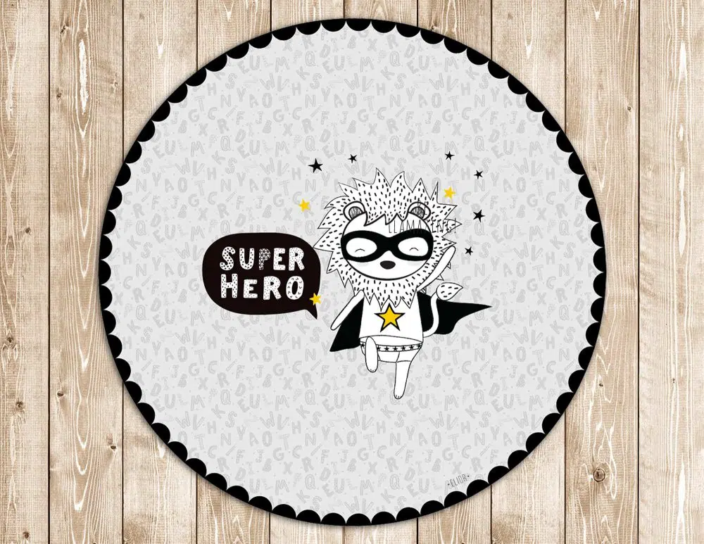⁦שטיח עגול לחדר ילדים Superhero Lion Yellow - שטיח pvc איכותי באיור מקורי מודפס בגווני שחור לבן עם נגיעת צהוב⁩ – תמונה ⁦2⁩