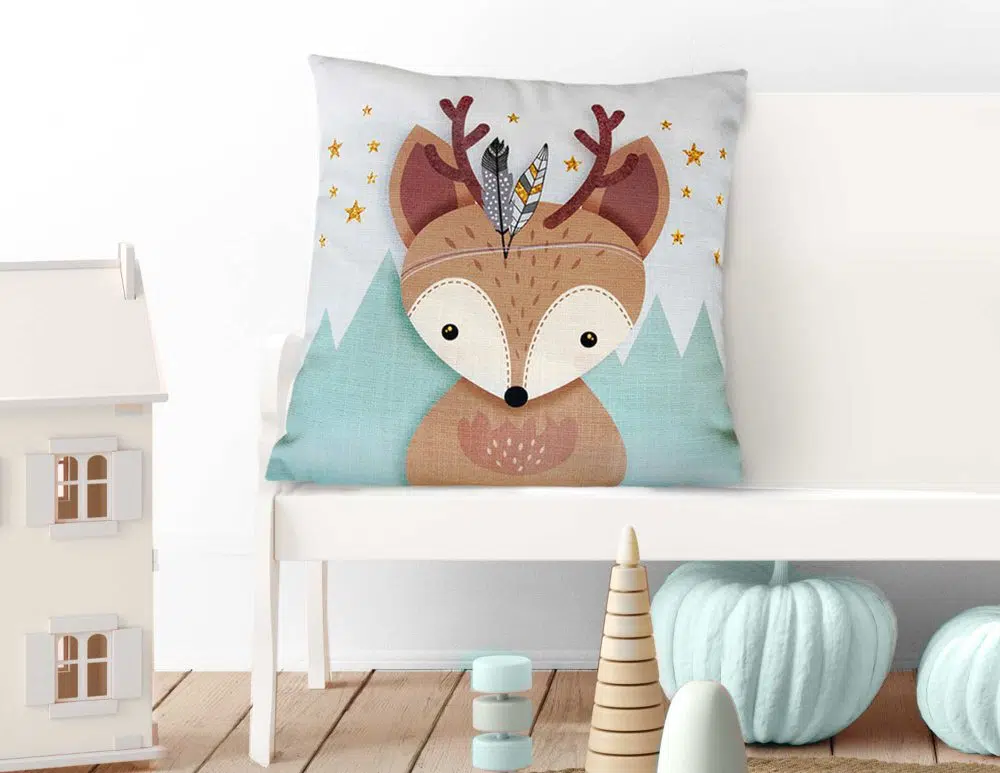 כריות נוי לילדים Woodland Deer Mint - כרית לחדר ילדים דו צדדית בהדפס אייל בגווני מנטה אפור חום עם נגיעות זהב