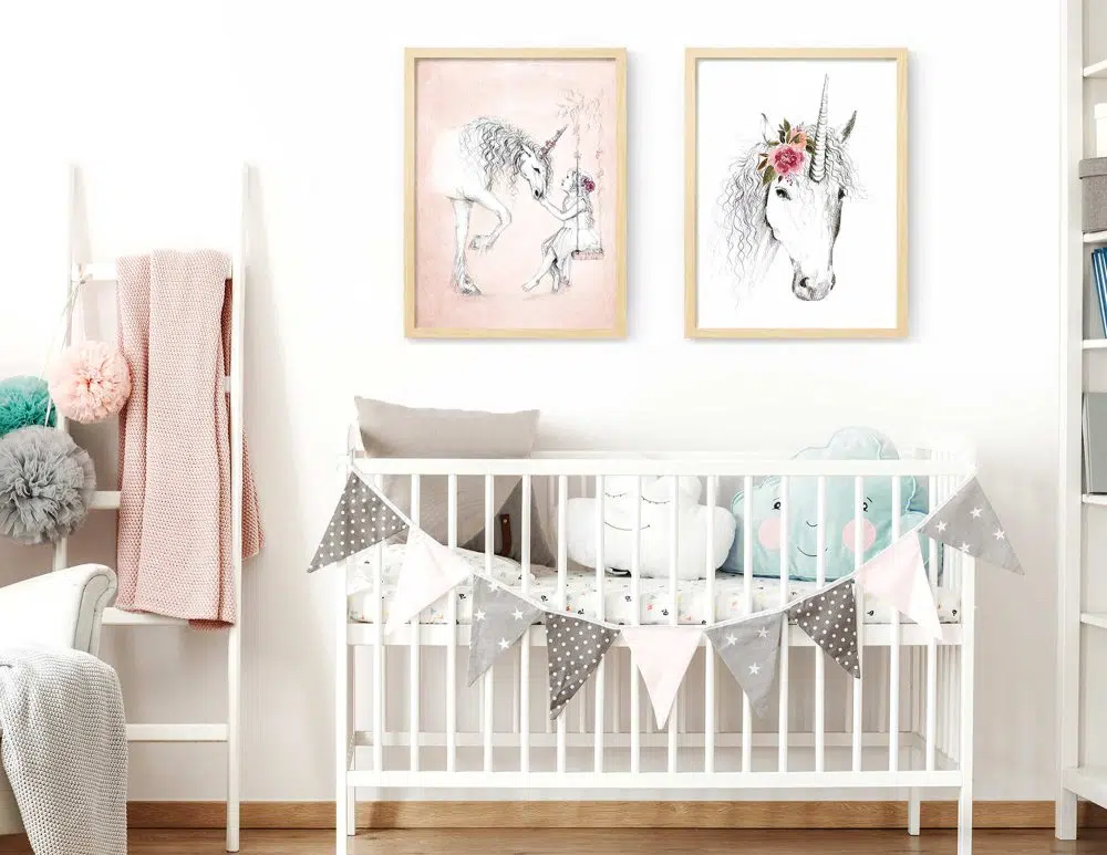 תמונות לחדר ילדים Unicorn Duo Pink - שני הדפסי נייר עם או ללא מסגרות בגווני ורוד לבן