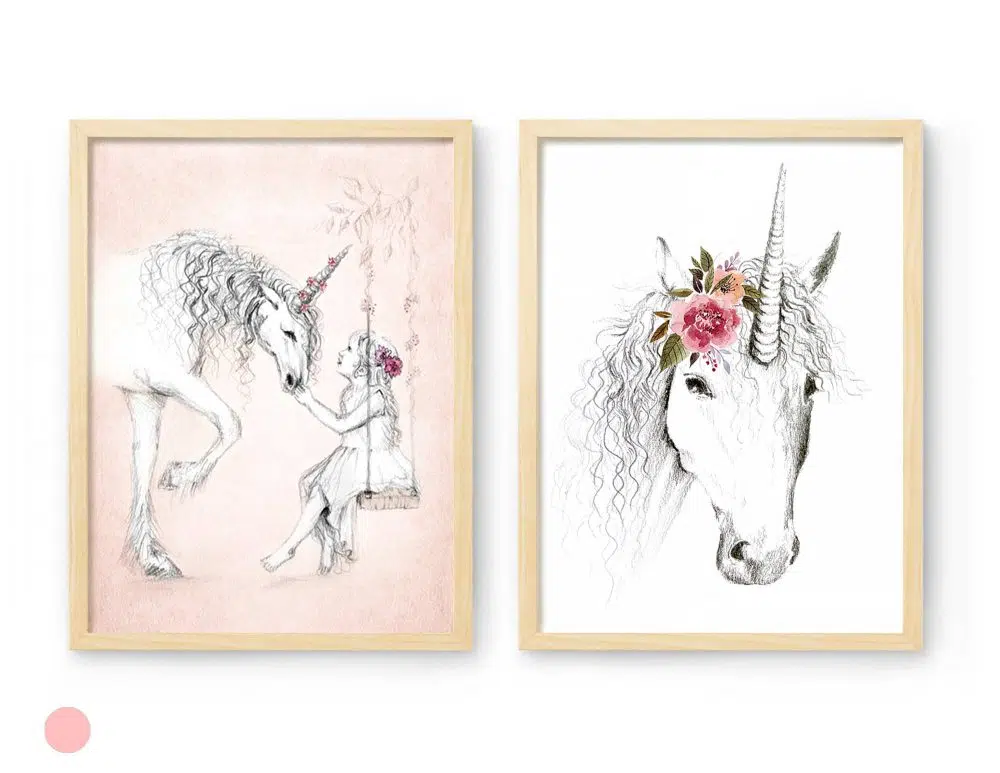 ⁦תמונות לחדר ילדים Unicorn Duo Pink - שני הדפסי נייר עם או ללא מסגרות בגווני ורוד לבן⁩ – תמונה ⁦2⁩