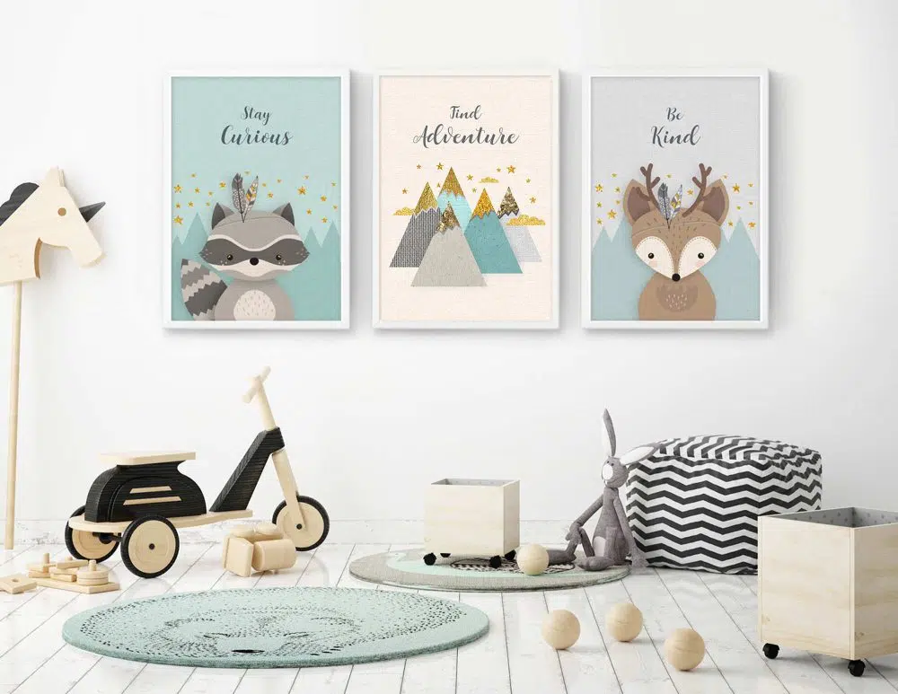 תמונות לחדר ילדים Woodland Trio Mint A - שלושה הדפסי נייר עם או ללא מסגרות בגווני מנטה שמנת אפור עם נגיעות זהב