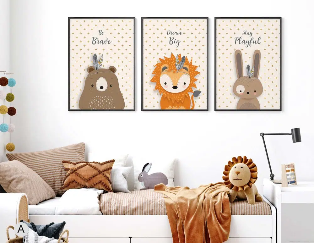 תמונות לחדר ילדים Delicate Animals Trio Lion - שלושה הדפסי נייר עם או ללא מסגרות בגווני בז׳ שמנת אפור חום כתום