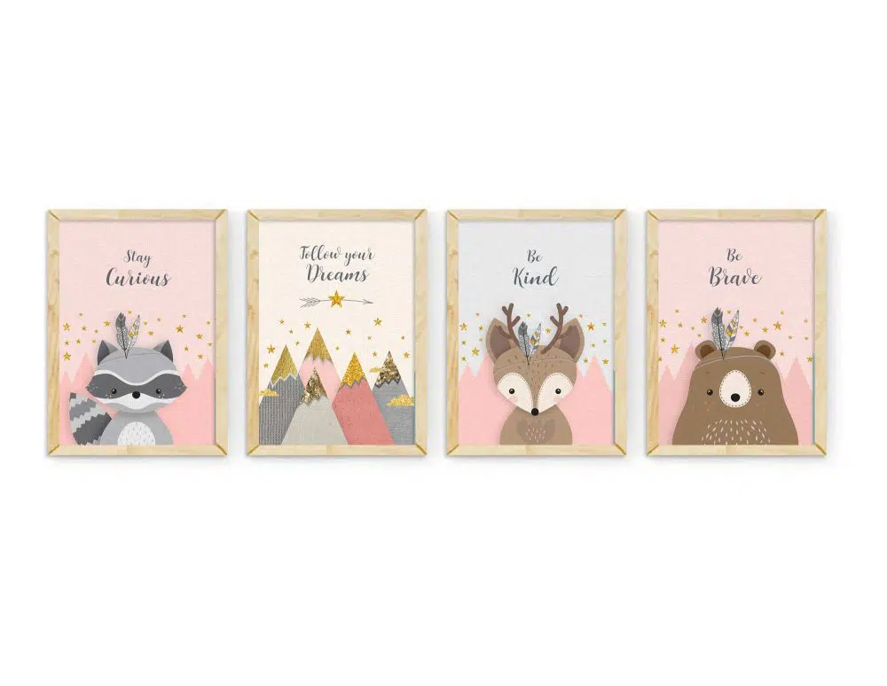 ⁦תמונות לחדר ילדים Woodland Four Pink - ארבעה הדפסי נייר עם או ללא מסגרות בגווני ורוד שמנת אפור⁩ – תמונה ⁦3⁩