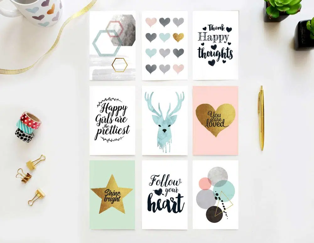 תמונות לחדר ילדים Small Art Collection Pink Mint - תשע תמונות קטנות מודפסות על נייר ללא מסגרות בגווני בגווני ורוד מנטה שחור עם נגיעות זהב