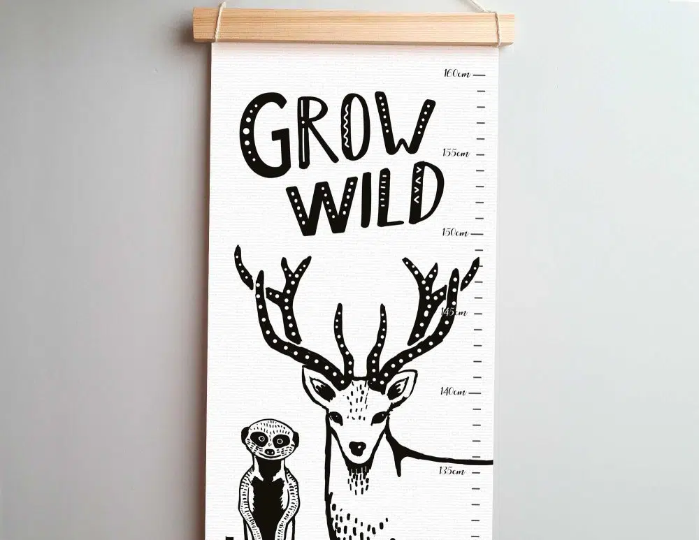 ⁦מד גובה לילדים Wild Animals Canvas Growth Chart - מודפס על קנבס עם מסגרת עץ בגווני שחור לבן⁩ – תמונה ⁦2⁩