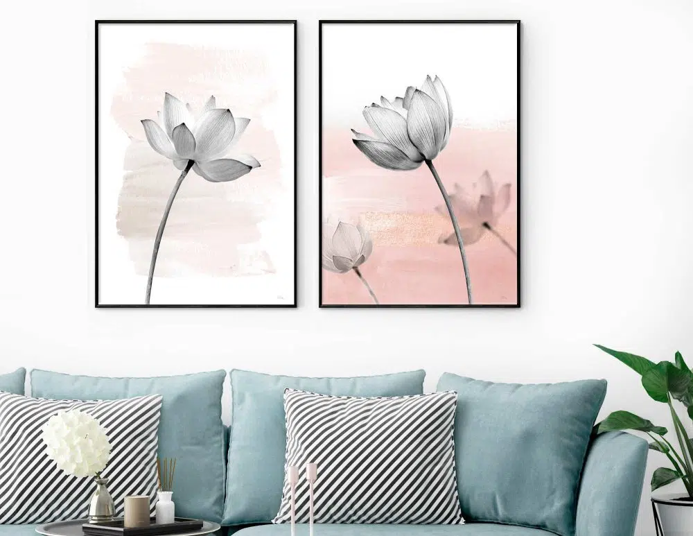 ⁦תמונות לבית Lotus Blossom Pink Duo - שני הדפסי קנבס ממוסגרים בפורמט מלבני בגווני ורוד בהיר לבן⁩ – תמונה ⁦2⁩