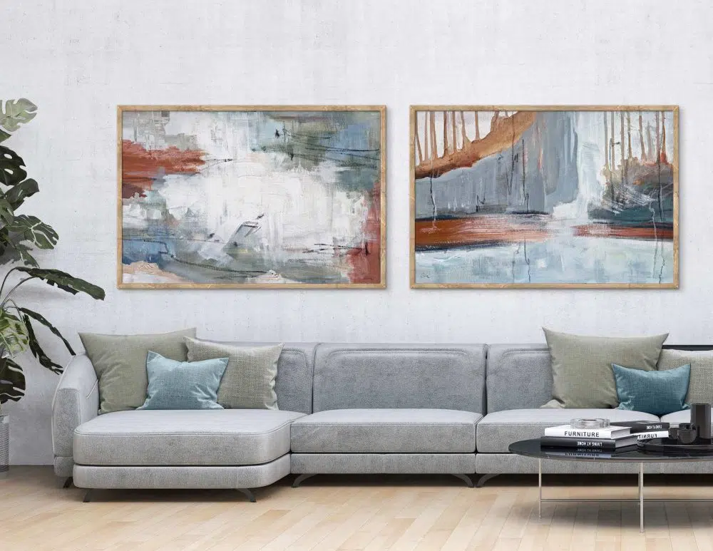 ⁦תמונות לסלון Landscape In Grey Duo - שני הדפסי נייר ממוסגרים בפורמט מלבני רוחבי בגווני אפור לבן עם נגיעות בז׳ חמרה וכחול⁩ – תמונה ⁦2⁩