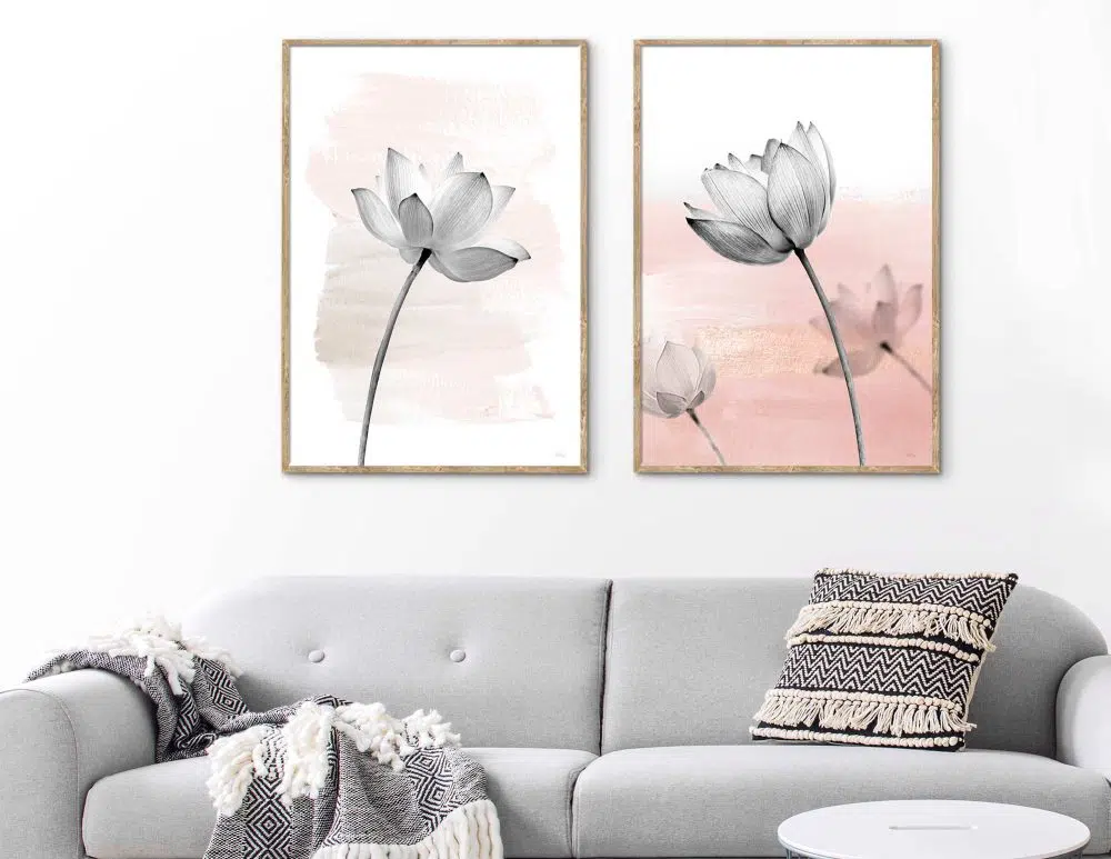 תמונות לבית Lotus Blossom Pink Duo - שני הדפסי קנבס ממוסגרים בפורמט מלבני בגווני ורוד בהיר לבן