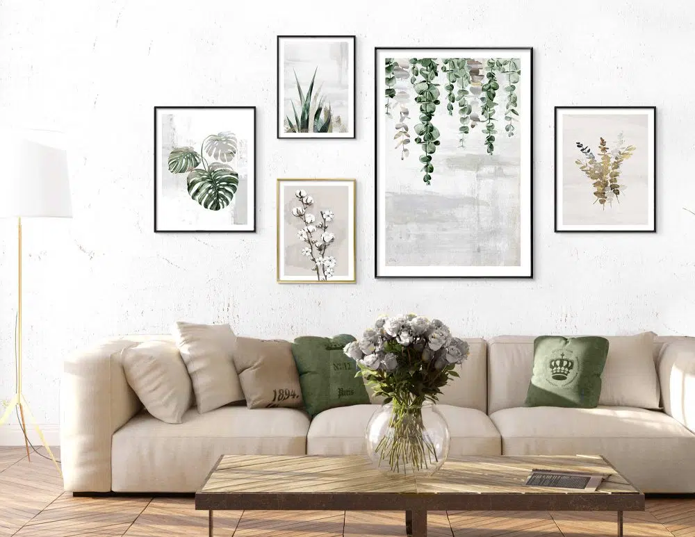 קולאז׳ תמונות Botanical Dreams Gallery - חמישה הדפסי נייר ממוסגרים בפורמט מלבני בגווני ירוק עם נגיעות זהב