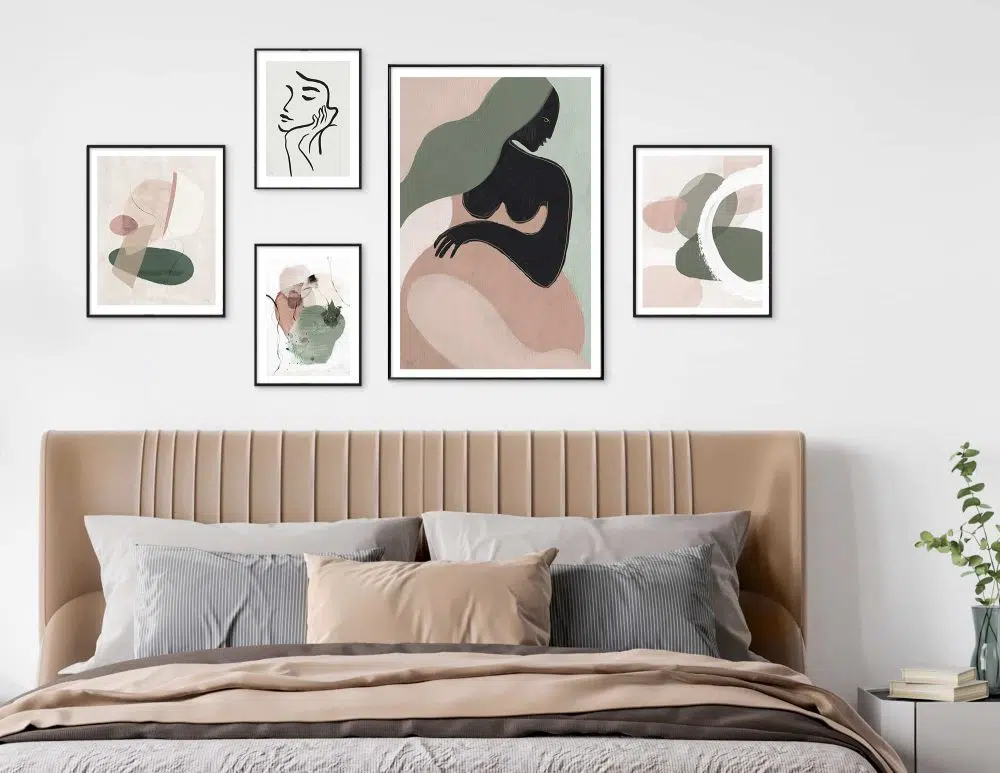 ⁦קולאז׳ תמונות La Femme Verte Gallery A - חמישה הדפסי נייר ממוסגרים בפורמט מלבני בגווני ירוק מעושן ורוד עתיק⁩ – תמונה ⁦2⁩