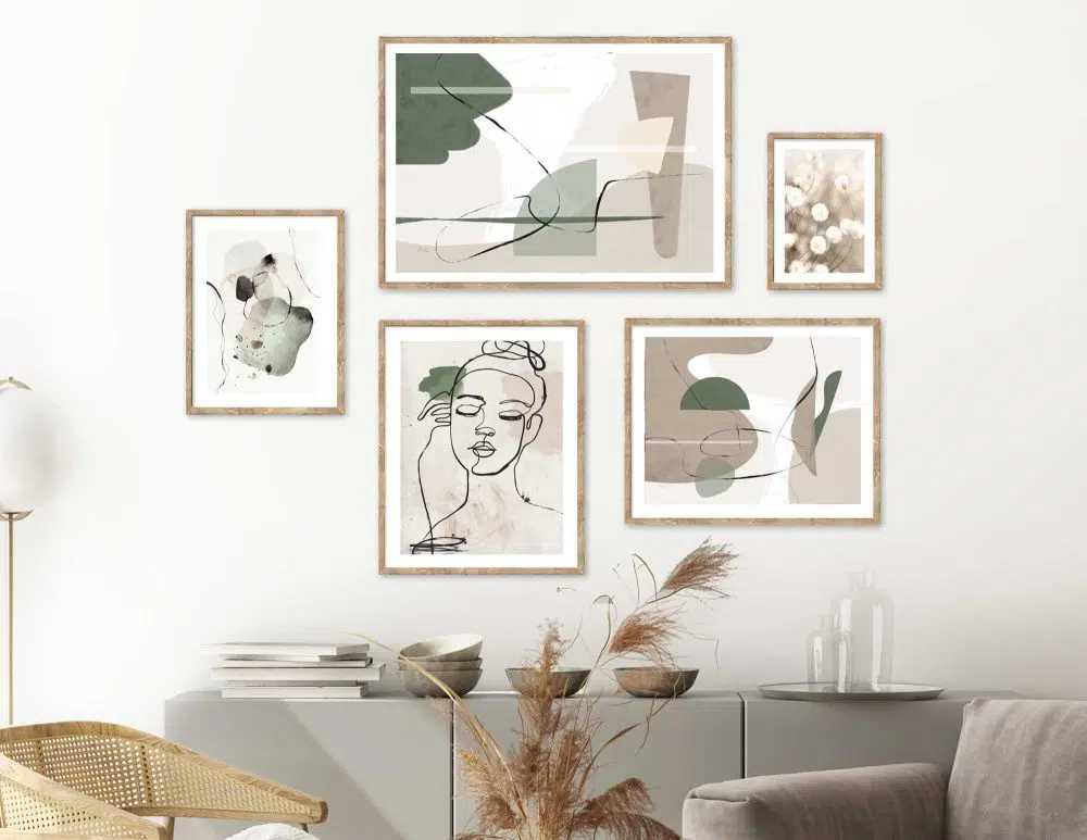 קולאז׳ תמונות Green Orange Gallery B - חמישה הדפסי נייר ממוסגרים בפורמט מלבני בגווני ירוק חמרה לבן ובז׳
