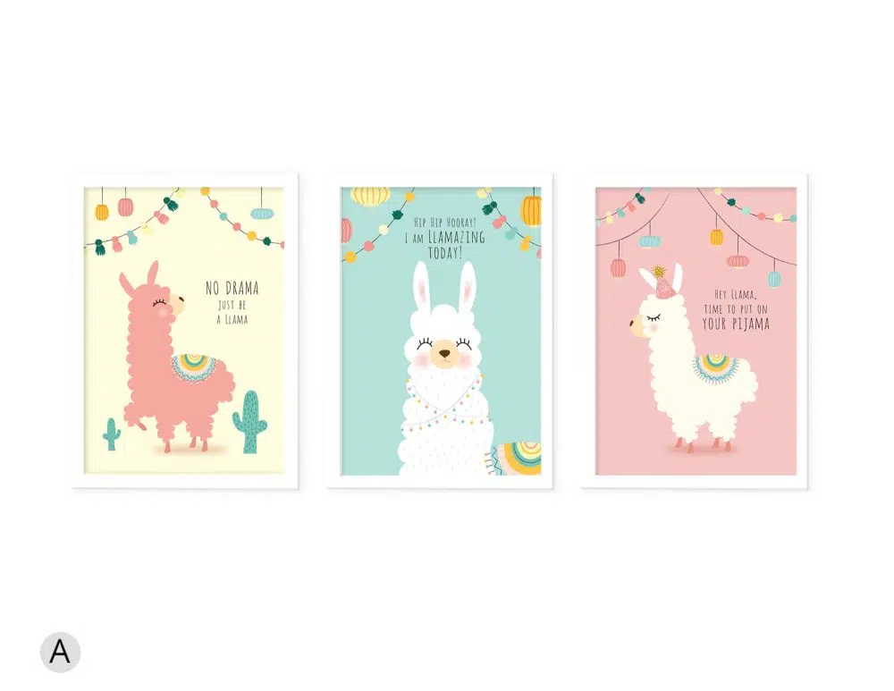 ⁦תמונות לחדר ילדים Festive Llama Trio - שלושה הדפסי נייר עם או ללא מסגרות בגווני ורוד מנטה צהוב בהיר⁩ – תמונה ⁦5⁩
