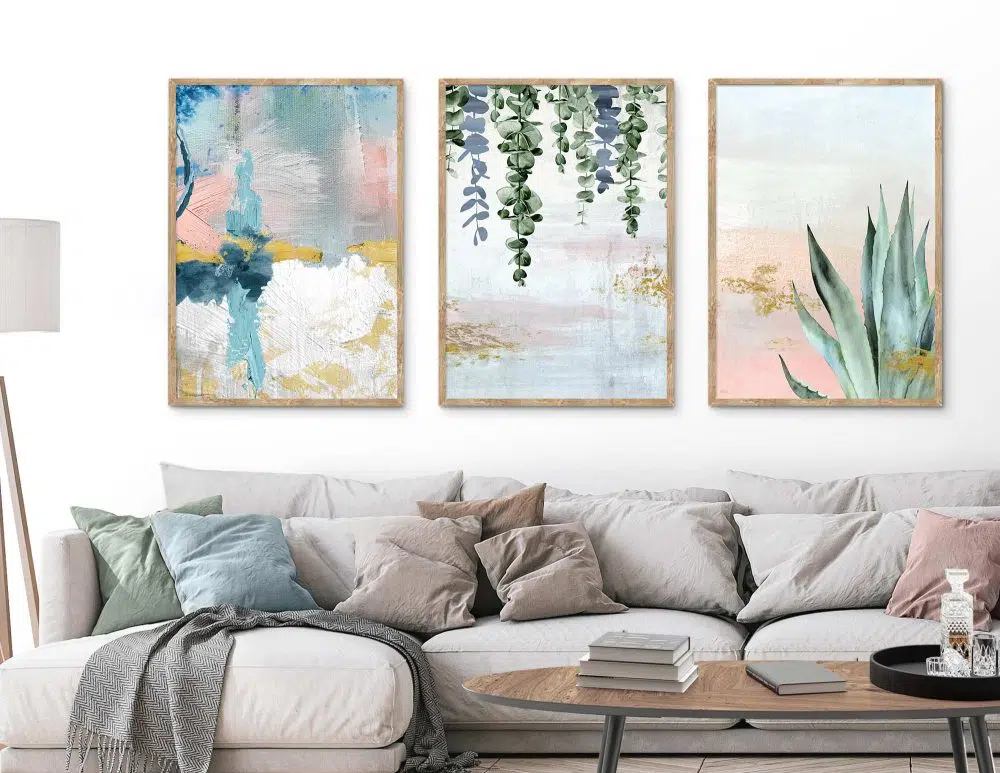 ⁦תמונות לסלון Calming Vibes Pink Emotions - שלושה הדפסי נייר ממוסגרים בפורמט מלבני בגווני ורוד כחול ירוק מנטה אפור עם נגיעות זהב⁩ – תמונה ⁦2⁩