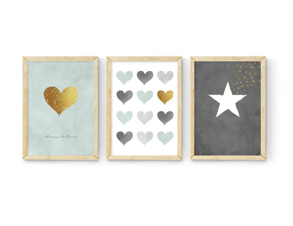 ⁦תמונות לחדר ילדים Hearts Star Trio Mint - שלושה הדפסי נייר עם או ללא מסגרות בגווני מנטה אפור לבן עם נגיעות זהב⁩ – תמונה ⁦2⁩