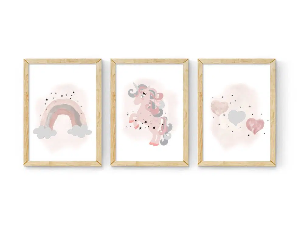 ⁦תמונות לחדר ילדים Unicorn Trio Pink Grey - שלושה הדפסי נייר עם או ללא מסגרות בגווני ורוד פודרה עם נגיעות אפור⁩ – תמונה ⁦2⁩