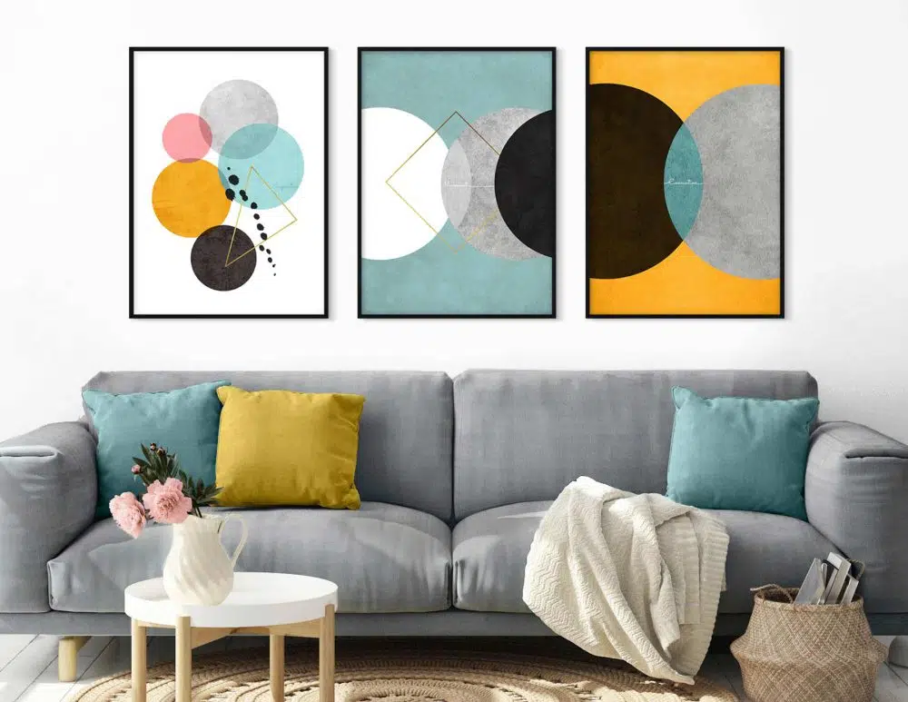 ⁦תמונות קנבס לסלון Connection Trio Mint Yellow - שלושה הדפסי קנבס ממוסגרים בפורמט מלבני בגווני טורקיז צהוב חרדלי אפור שחור עם נגיעות ורוד זהב⁩ – תמונה ⁦3⁩
