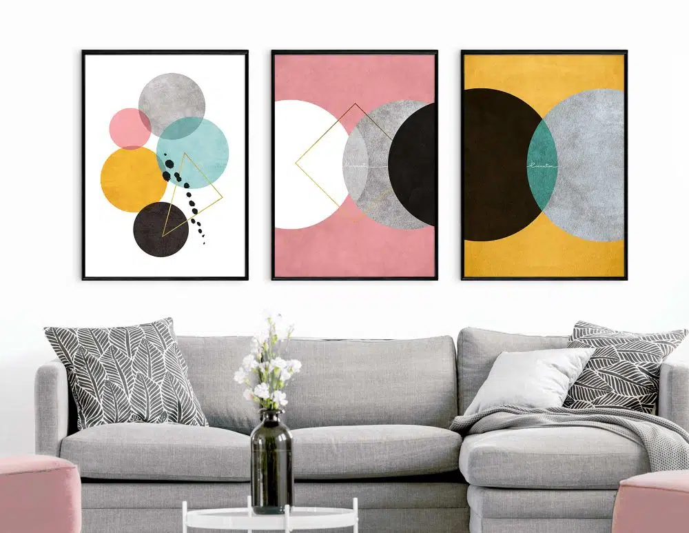 ⁦תמונות לבית Connection Trio Pink Mint Yellow - שלושה הדפסי נייר ללא מסגרת בפורמט מלבני בגווני ורוד טורקיז צהוב חרדלי אפור שחור עם נגיעות זהב⁩ – תמונה ⁦3⁩