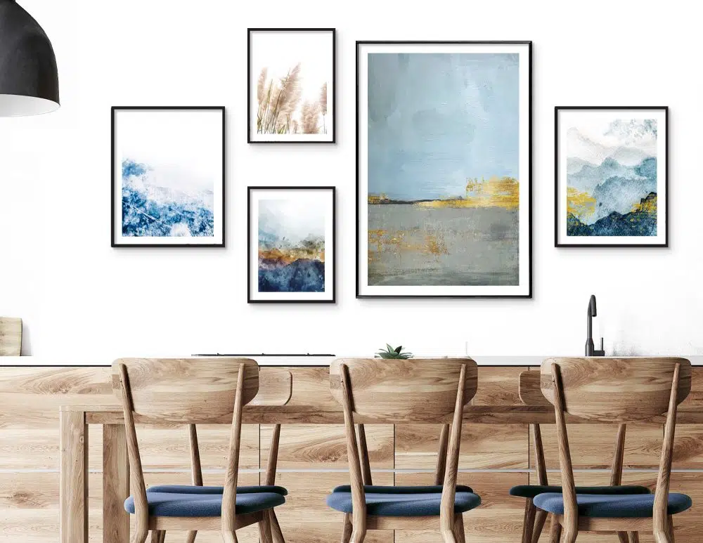 ⁦קולאז׳ תמונות קנבס Blue Horizon Gallery C - חמישה הדפסי קנבס ממוסגרים בפורמט מלבני בגווני כחול אפור בז׳ עם נגיעות זהב⁩ – תמונה ⁦3⁩