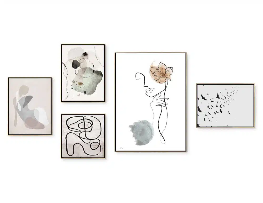 ⁦קולאז׳ תמונות Tender Vibes Gallery - חמישה הדפסי קנבס ממוסגרים בפורמט אורכי רוחבי וריבועי בגווני בז׳ אדמה עם נגיעות כחול מעושן ירוק⁩ – תמונה ⁦4⁩