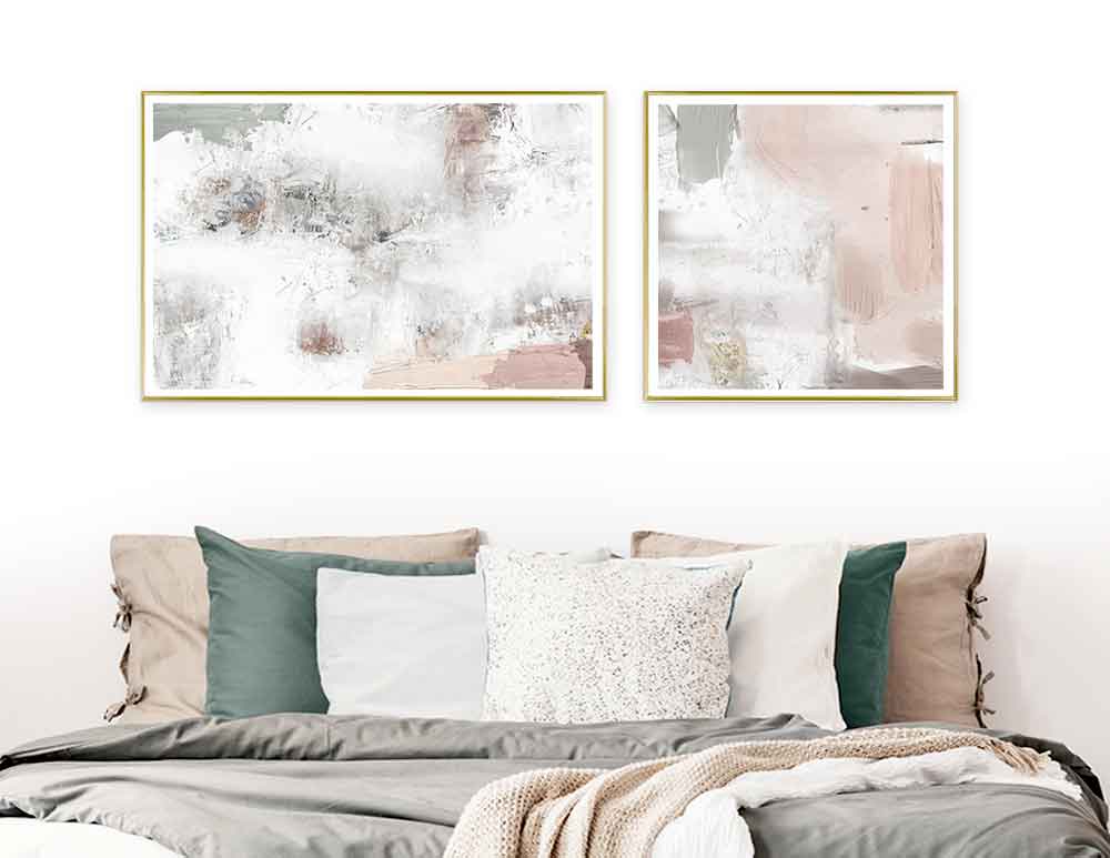 תמונות לחדר שינה Clear Field Duo Pink Green - איורים מקוריים בסגנון אבסטרקטי בגווני לבן בז׳ ורוד עתיק ירוק עם נגיעות אוקר כחול מעושן. יעוץ והדמיה ללא עלות