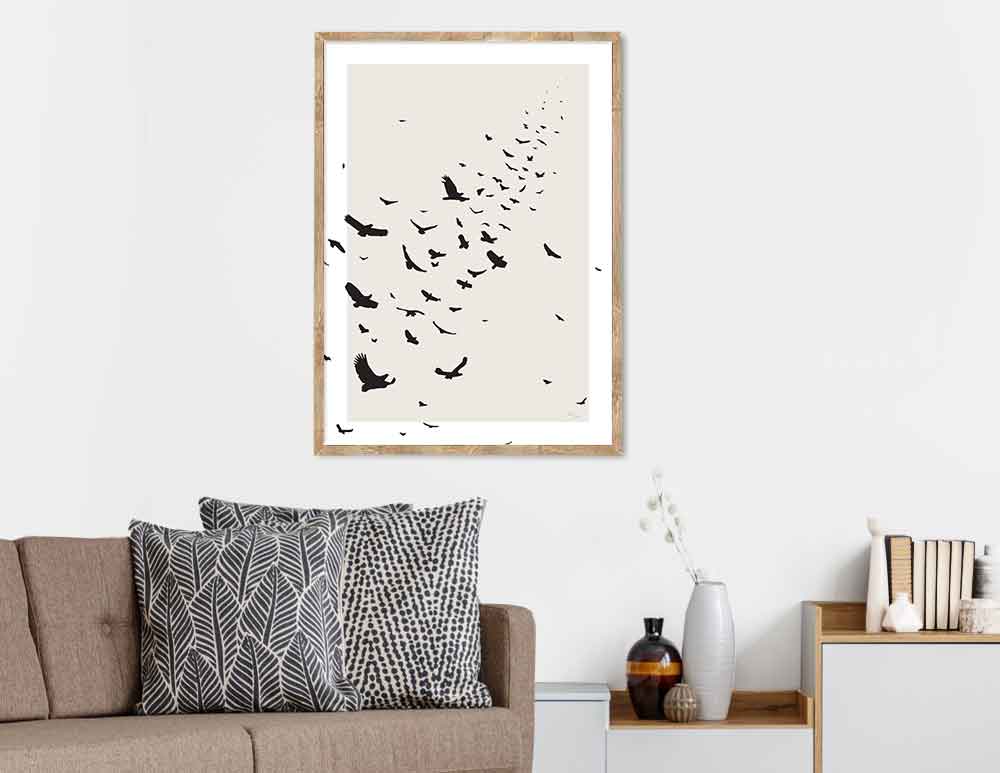 תמונה לסלון Free Birds Beige - איור מקורי של ציפורים בסגנון אבסטרקטי בגווני בז׳ שחור לבן. מסגור אומנותי בעבודת יד. יעוץ והדמיה ללא עלות - כנסו
