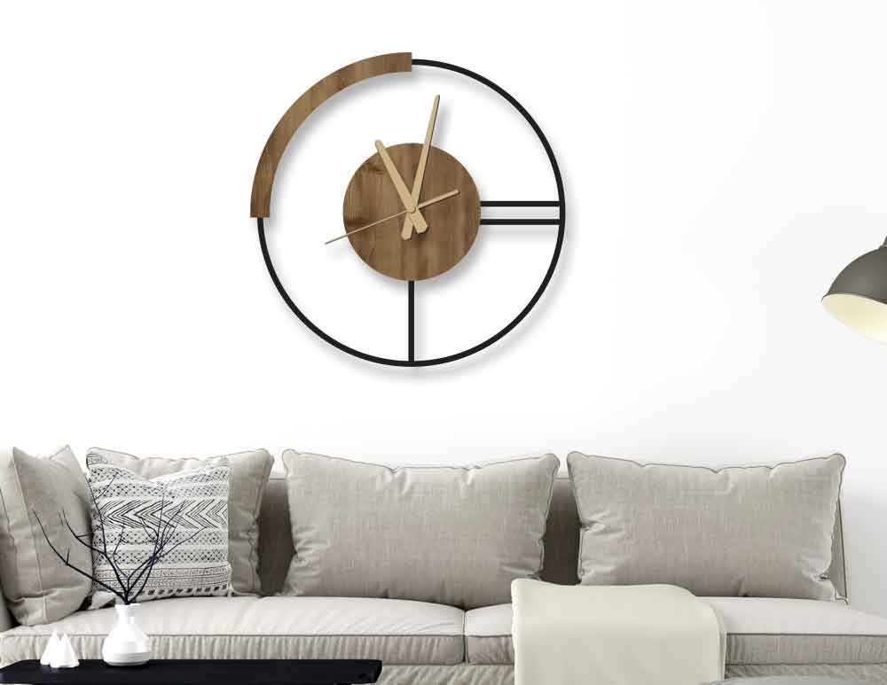 שעון קיר Wall Clock Echo Black Oak - שעון ממתכת ועץ בגווני שחור ועץ אלון עם מחוגי זהב. מנגנון קווארץ איכותי. יעוץ והדמיה חינם - כנסו
